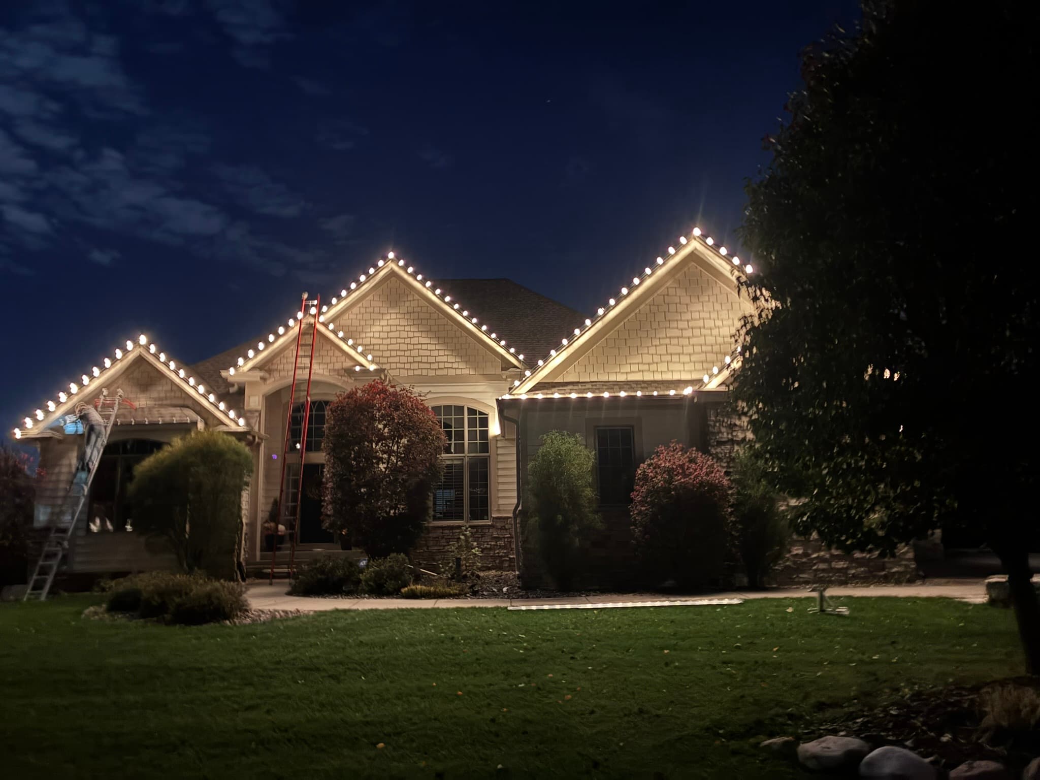 Professional holiday lighting installation Urbandale